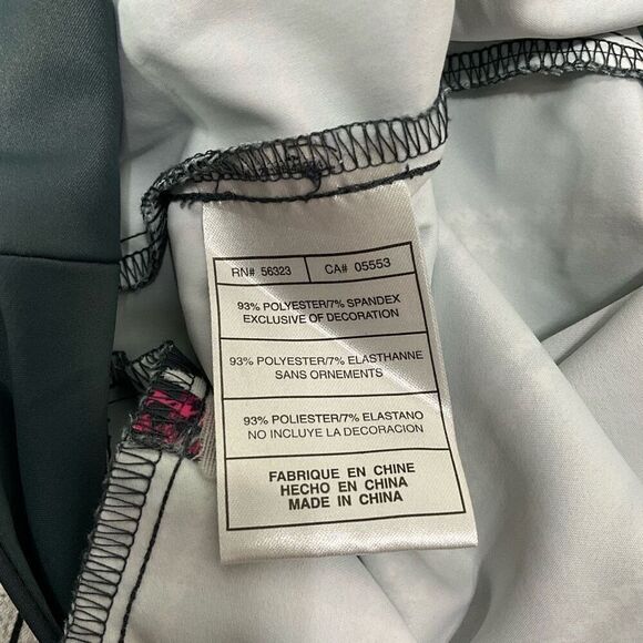 NIKE Golf Shorts - Picture 5 of 5